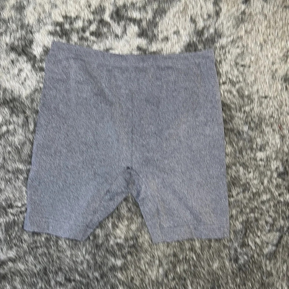 Under where grey high waisted slimming shape wear shorts Sz L - Picture 5 of 5